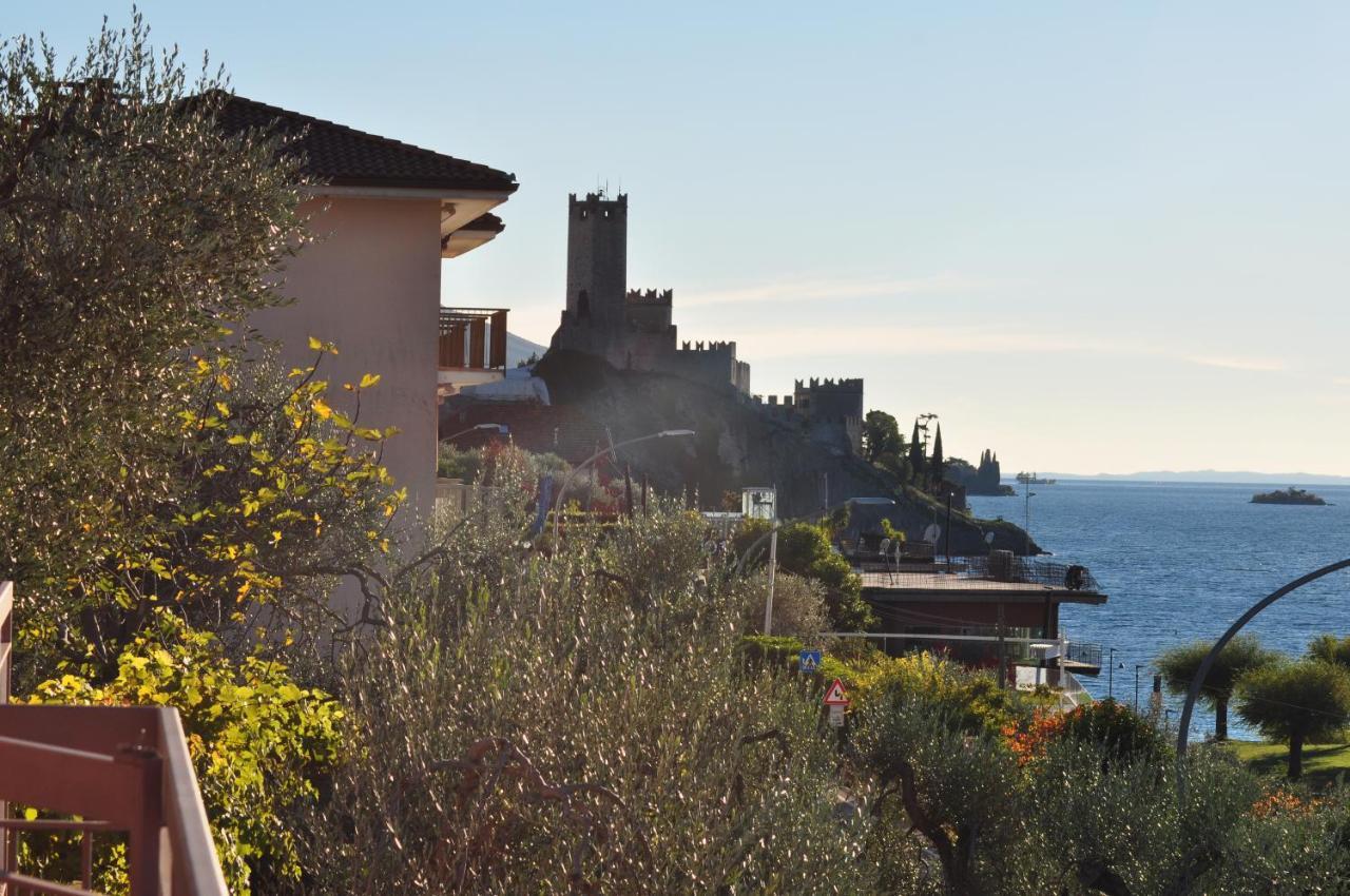 Villa Pifferi มัลเชซิเน ภายนอก รูปภาพ