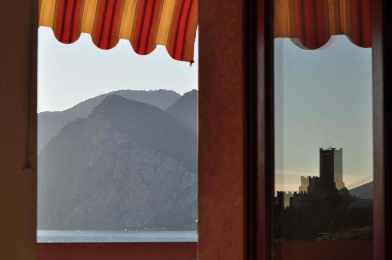 Villa Pifferi มัลเชซิเน ภายนอก รูปภาพ