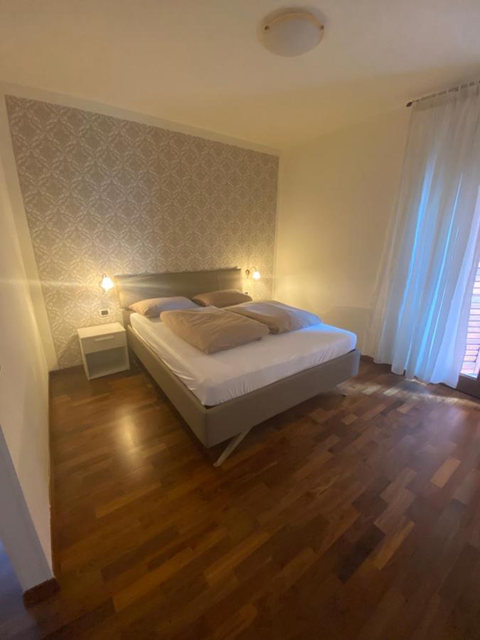 Villa Pifferi มัลเชซิเน ภายนอก รูปภาพ