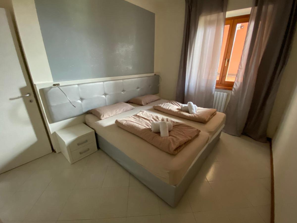 Villa Pifferi มัลเชซิเน ภายนอก รูปภาพ