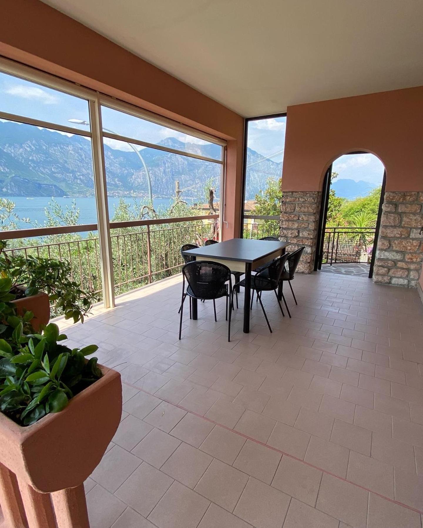 Villa Pifferi มัลเชซิเน ภายนอก รูปภาพ